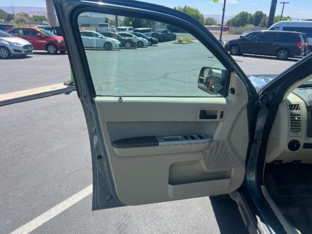 2012 Steel Blue Metallic /Camel Cloth Interior Ford Escape XLT FWD (1FMCU0DG8CK) with an 3.0L V6 DOHC 24V engine, 6-Speed Automatic transmission, located at 1865 East Red Hills Pkwy, St. George, 84770, (435) 628-0023, 37.120850, -113.543640 - We specialize in helping ALL people get the best financing available. No matter your credit score, good, bad or none we can get you an amazing rate. Had a bankruptcy, divorce, or repossessions? We give you the green light to get your credit back on the road. Low down and affordable payments that fit - Photo#12
