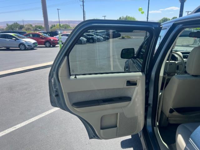 2012 Steel Blue Metallic /Camel Cloth Interior Ford Escape XLT FWD (1FMCU0DG8CK) with an 3.0L V6 DOHC 24V engine, 6-Speed Automatic transmission, located at 1865 East Red Hills Pkwy, St. George, 84770, (435) 628-0023, 37.120850, -113.543640 - We specialize in helping ALL people get the best financing available. No matter your credit score, good, bad or none we can get you an amazing rate. Had a bankruptcy, divorce, or repossessions? We give you the green light to get your credit back on the road. Low down and affordable payments that fit - Photo#20