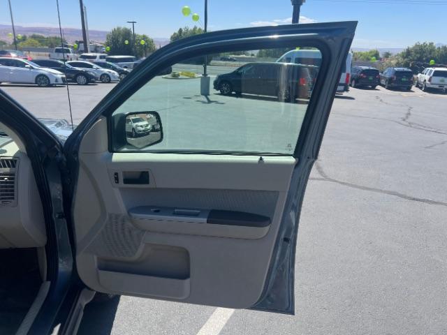 2012 Steel Blue Metallic /Camel Cloth Interior Ford Escape XLT FWD (1FMCU0DG8CK) with an 3.0L V6 DOHC 24V engine, 6-Speed Automatic transmission, located at 1865 East Red Hills Pkwy, St. George, 84770, (435) 628-0023, 37.120850, -113.543640 - We specialize in helping ALL people get the best financing available. No matter your credit score, good, bad or none we can get you an amazing rate. Had a bankruptcy, divorce, or repossessions? We give you the green light to get your credit back on the road. Low down and affordable payments that fit - Photo#26