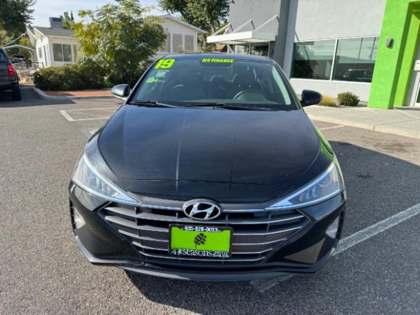 2019 Phantom Black /Beige, cloth Hyundai Elantra SE 6AT (5NPD74LF9KH) with an 1.8L L4 DOHC 16V engine, 6-Speed Automatic transmission, located at 1865 East Red Hills Pkwy, St. George, 84770, (435) 628-0023, 37.120850, -113.543640 - We specialize in helping ALL people get the best financing available. No matter your credit score, good, bad or none we can get you an amazing rate. Had a bankruptcy, divorce, or repossessions? We give you the green light to get your credit back on the road. Low down and affordable payments that fit - Photo #2