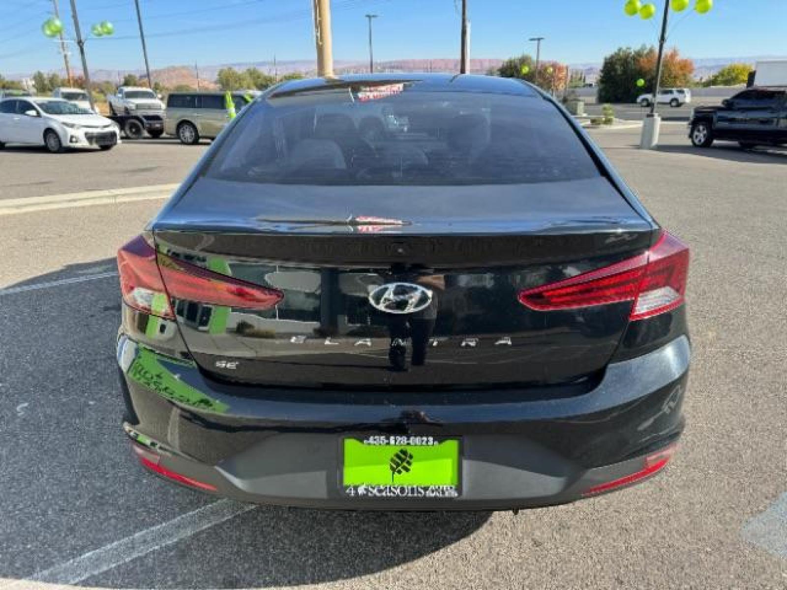 2019 Phantom Black /Beige, cloth Hyundai Elantra SE 6AT (5NPD74LF9KH) with an 1.8L L4 DOHC 16V engine, 6-Speed Automatic transmission, located at 1865 East Red Hills Pkwy, St. George, 84770, (435) 628-0023, 37.120850, -113.543640 - We specialize in helping ALL people get the best financing available. No matter your credit score, good, bad or none we can get you an amazing rate. Had a bankruptcy, divorce, or repossessions? We give you the green light to get your credit back on the road. Low down and affordable payments that fit - Photo #6