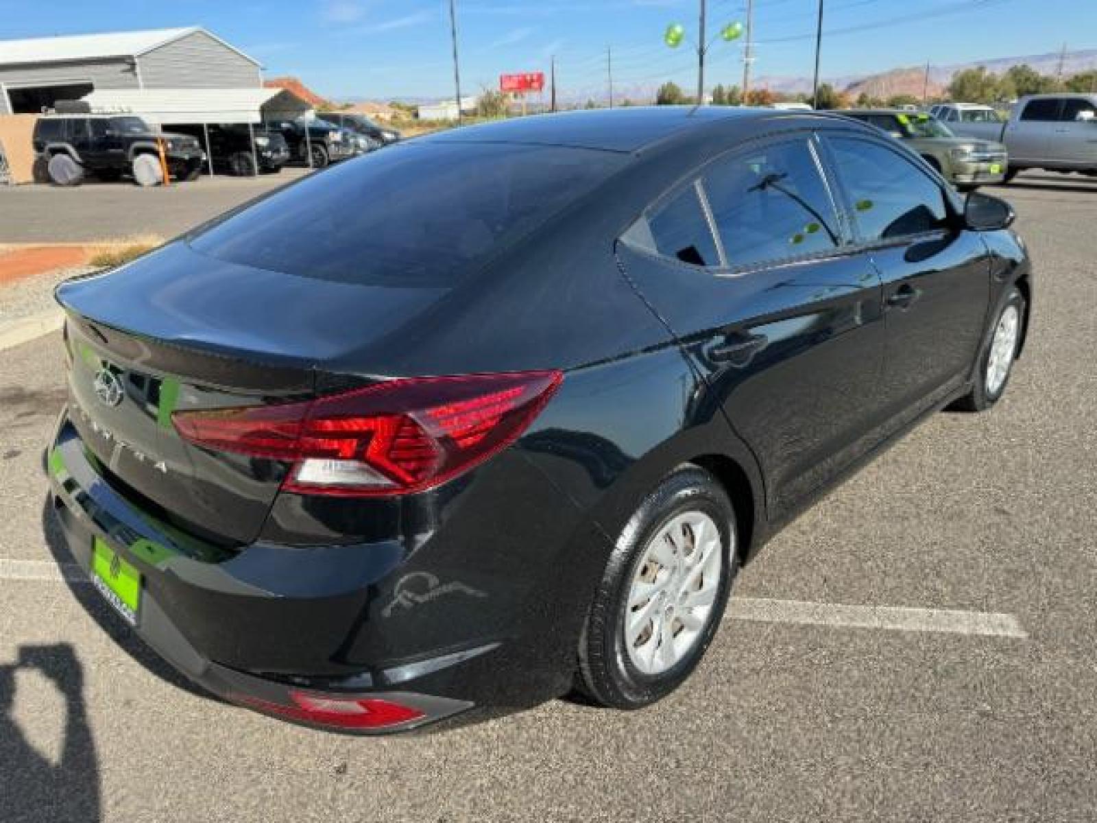 2019 Phantom Black /Beige, cloth Hyundai Elantra SE 6AT (5NPD74LF9KH) with an 1.8L L4 DOHC 16V engine, 6-Speed Automatic transmission, located at 1865 East Red Hills Pkwy, St. George, 84770, (435) 628-0023, 37.120850, -113.543640 - We specialize in helping ALL people get the best financing available. No matter your credit score, good, bad or none we can get you an amazing rate. Had a bankruptcy, divorce, or repossessions? We give you the green light to get your credit back on the road. Low down and affordable payments that fit - Photo #7