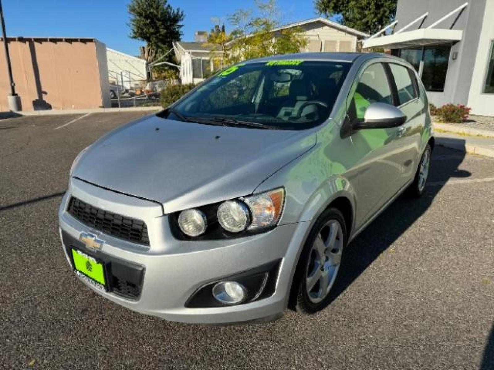 2015 Silver Ice Metallic /Dark Pewter/Dark Titanium Chevrolet Sonic LTZ Auto 5-Door (1G1JE6SB0F4) with an 1.4L L4 DOHC 24V TURBO engine, 6-Speed Automatic transmission, located at 1865 East Red Hills Pkwy, St. George, 84770, (435) 628-0023, 37.120850, -113.543640 - Photo #4