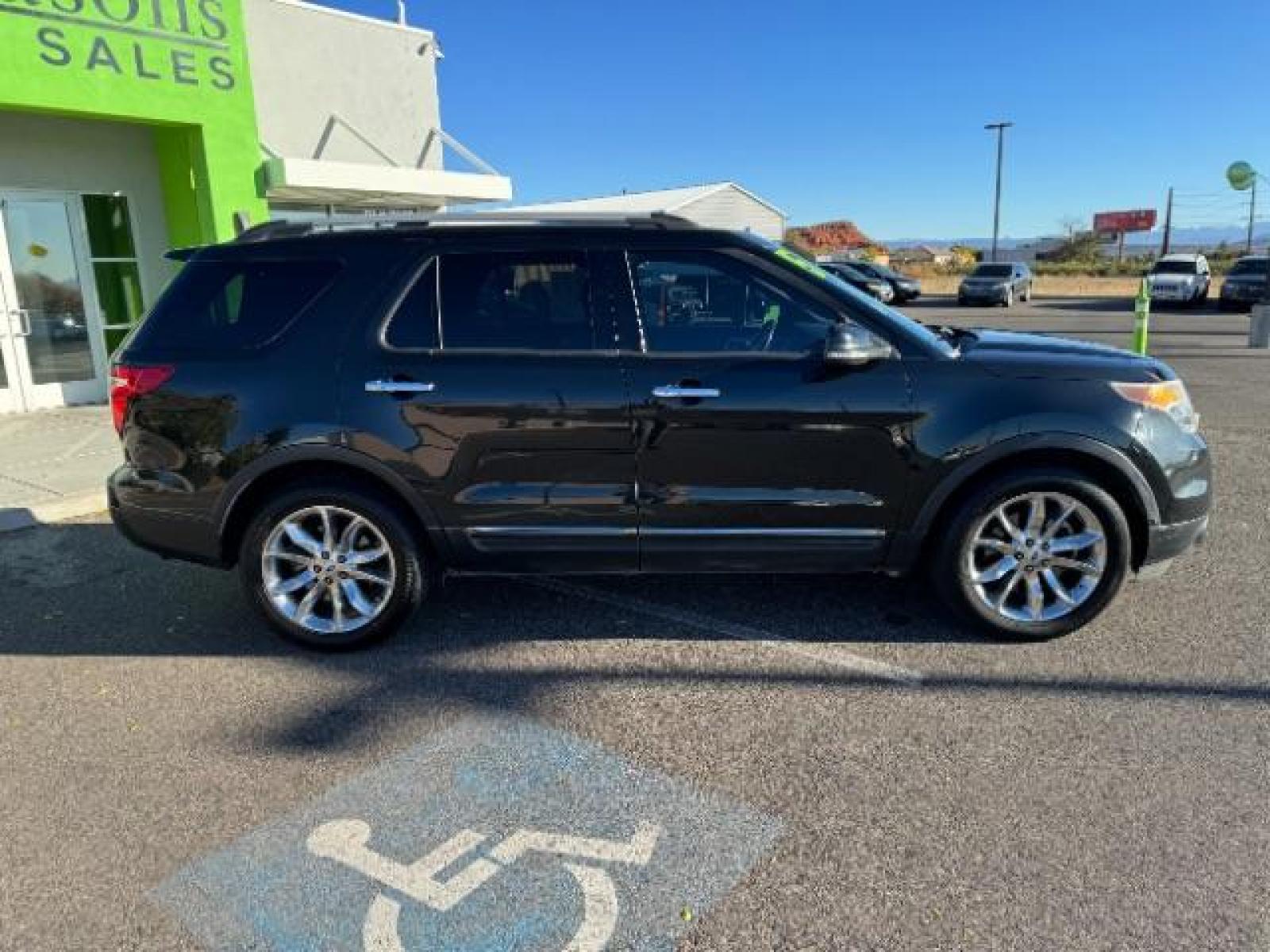 2015 Tuxedo Black Metallic /Charcoal Black, premium cloth Ford Explorer XLT FWD (1FM5K7D8XFG) with an 3.5L V6 DOHC 24V engine, 6-Speed Automatic transmission, located at 1865 East Red Hills Pkwy, St. George, 84770, (435) 628-0023, 37.120850, -113.543640 - Photo #11