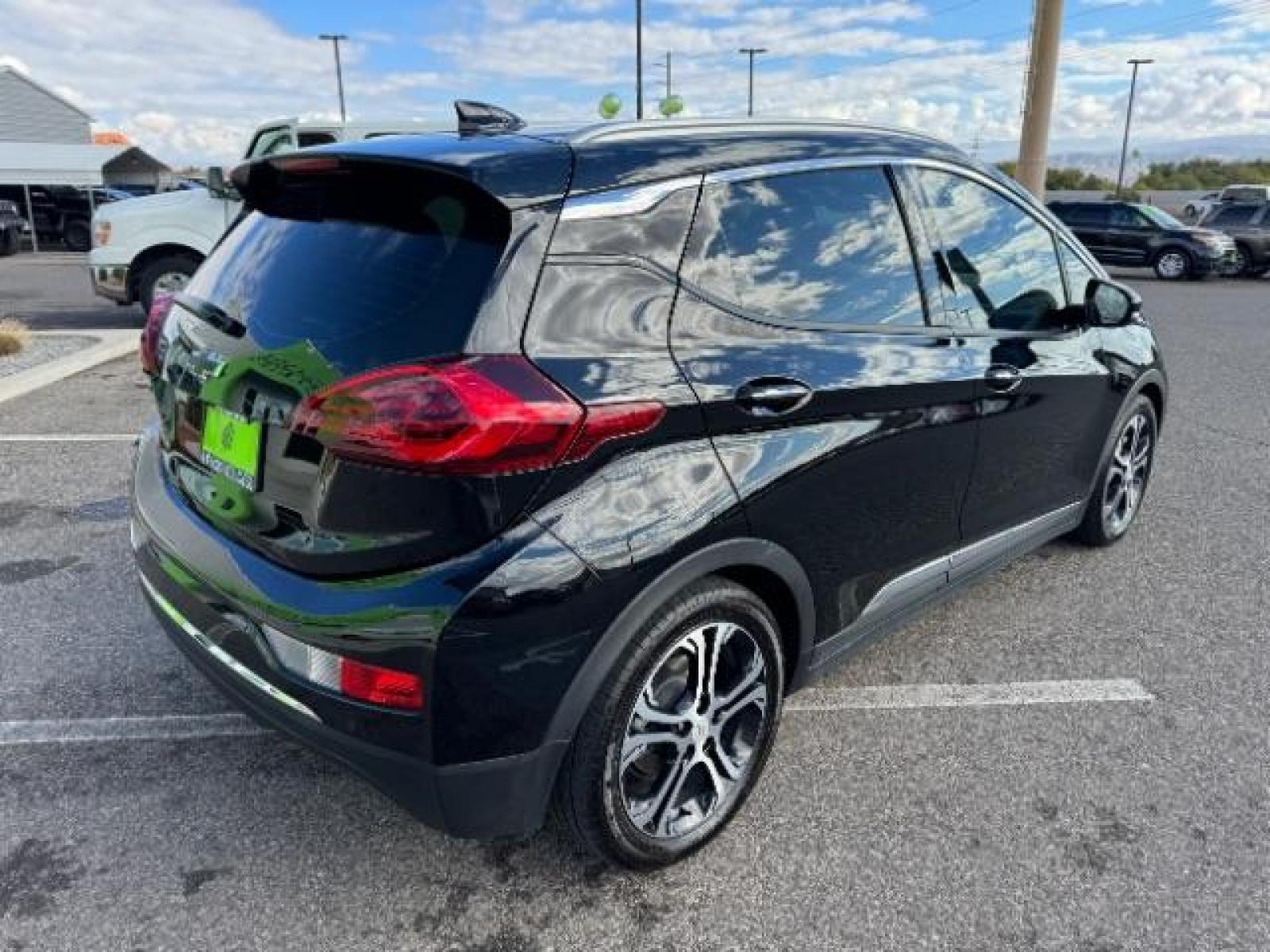2020 Mosaic Black Metallic /Dark Galvanized Gray, leather Chevrolet Bolt EV Premier (1G1FZ6S06L4) with an ELECTRIC engine, 1-Speed Automatic transmission, located at 1865 East Red Hills Pkwy, St. George, 84770, (435) 628-0023, 37.120850, -113.543640 - Qualifies for $4,000 EV federal tax credit! We specialize in helping ALL people get the best financing available. No matter your credit score, good, bad or none we can get you an amazing rate. Had a bankruptcy, divorce, or repossessions? We give you the green light to get your credit back on the ro - Photo #9