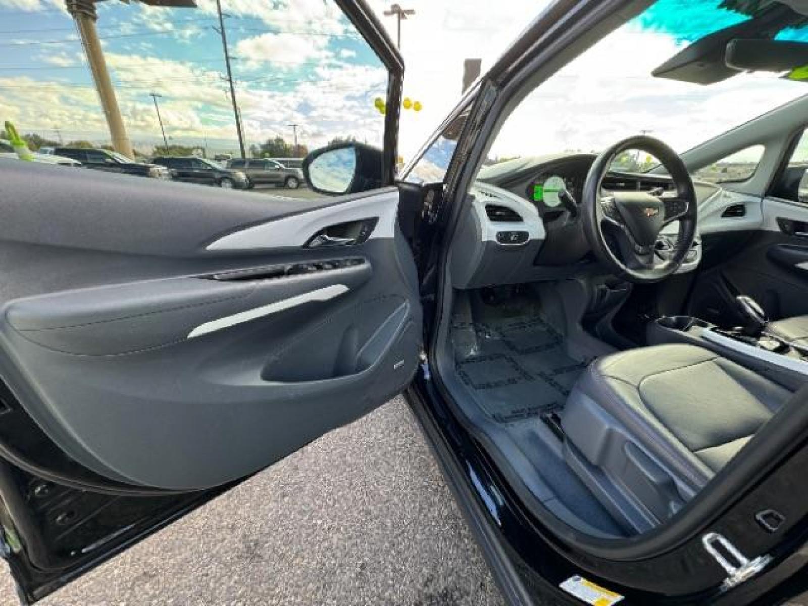 2020 Mosaic Black Metallic /Dark Galvanized Gray, leather Chevrolet Bolt EV Premier (1G1FZ6S06L4) with an ELECTRIC engine, 1-Speed Automatic transmission, located at 1865 East Red Hills Pkwy, St. George, 84770, (435) 628-0023, 37.120850, -113.543640 - Qualifies for $4,000 EV federal tax credit! We specialize in helping ALL people get the best financing available. No matter your credit score, good, bad or none we can get you an amazing rate. Had a bankruptcy, divorce, or repossessions? We give you the green light to get your credit back on the ro - Photo #18