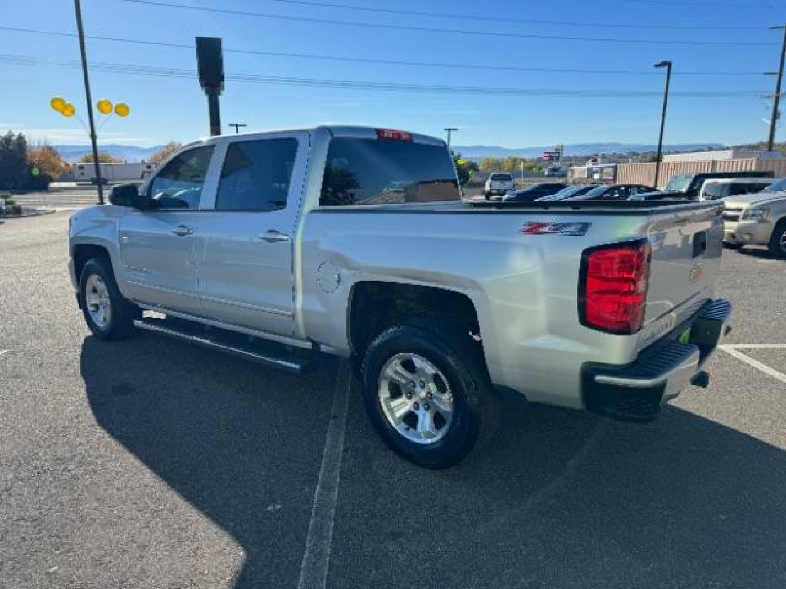 2016 Silver Ice Metallic /Dark Ash Seats w/Jet Black Interior Accents, cloth Chevrolet Silverado 1500 LT Crew Cab 4WD (3GCUKREC5GG) with an 5.3L V8 OHV 16V engine, 6-Speed Automatic transmission, located at 1865 East Red Hills Pkwy, St. George, 84770, (435) 628-0023, 37.120850, -113.543640 - We specialize in helping ALL people get the best financing available. No matter your credit score, good, bad or none we can get you an amazing rate. Had a bankruptcy, divorce, or repossessions? We give you the green light to get your credit back on the road. Low down and affordable payments that fit - Photo #6