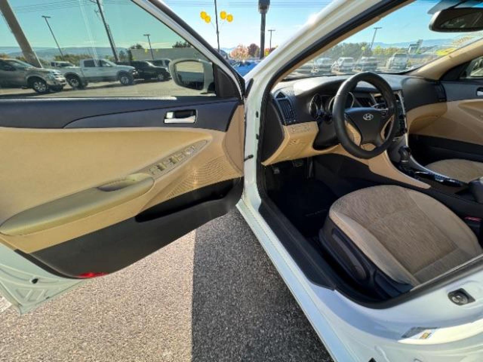 2011 Pearl White /Camel Cloth Interior Hyundai Sonata GLS Auto (5NPEB4AC7BH) with an 2.4L L4 DOHC 16V engine, 6-Speed Automatic transmission, located at 1865 East Red Hills Pkwy, St. George, 84770, (435) 628-0023, 37.120850, -113.543640 - Photo #15