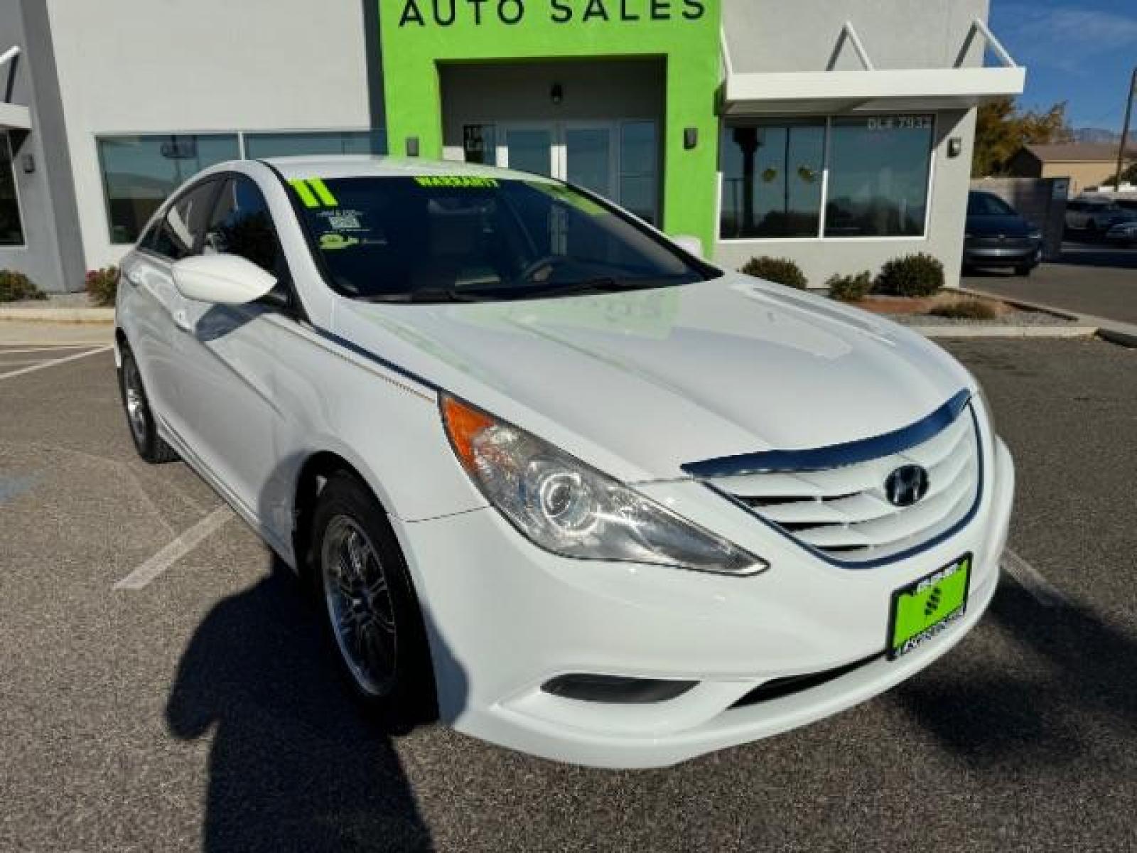 2011 Pearl White /Camel Cloth Interior Hyundai Sonata GLS Auto (5NPEB4AC7BH) with an 2.4L L4 DOHC 16V engine, 6-Speed Automatic transmission, located at 1865 East Red Hills Pkwy, St. George, 84770, (435) 628-0023, 37.120850, -113.543640 - Photo #1
