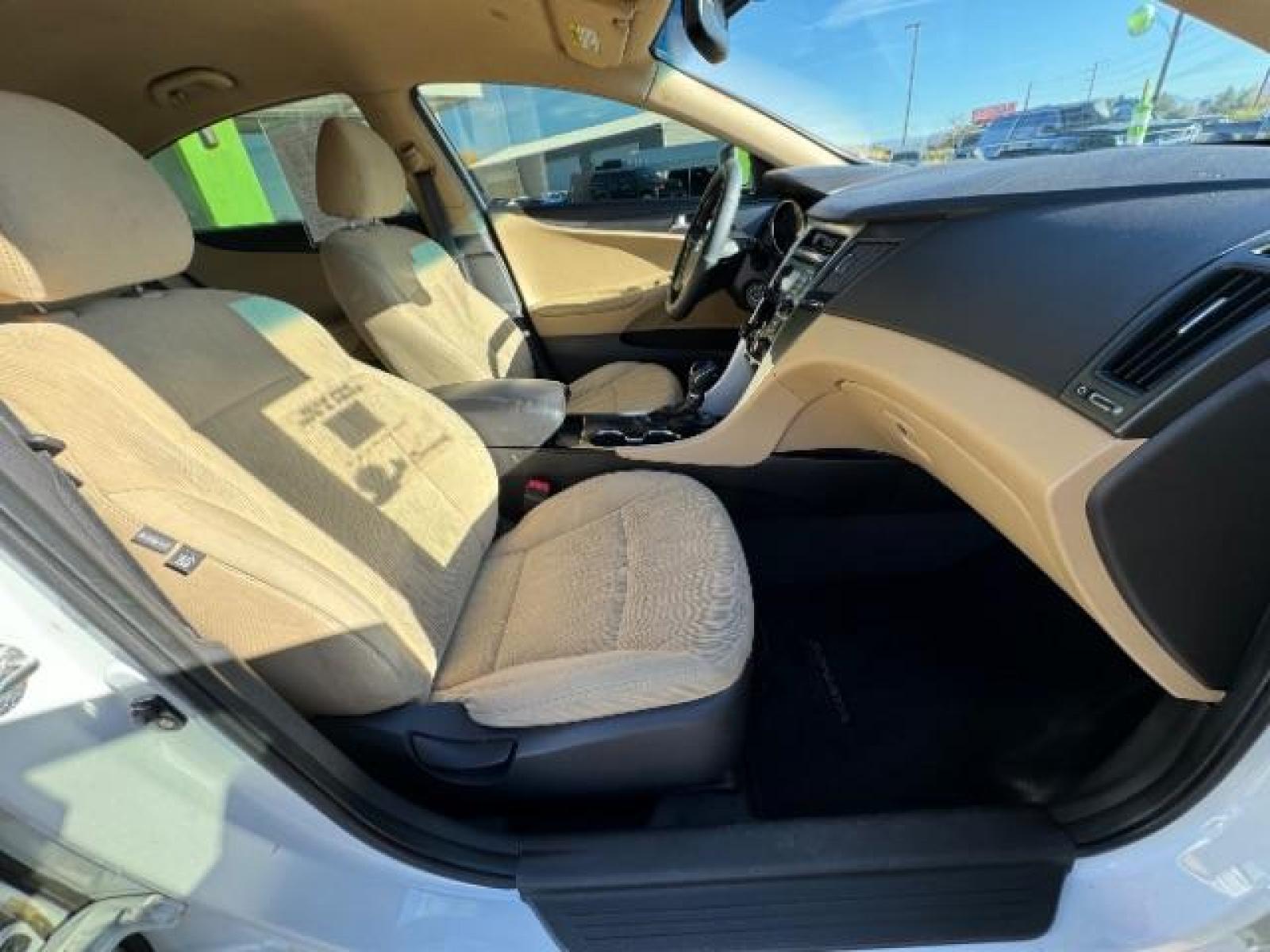 2011 Pearl White /Camel Cloth Interior Hyundai Sonata GLS Auto (5NPEB4AC7BH) with an 2.4L L4 DOHC 16V engine, 6-Speed Automatic transmission, located at 1865 East Red Hills Pkwy, St. George, 84770, (435) 628-0023, 37.120850, -113.543640 - Photo #28