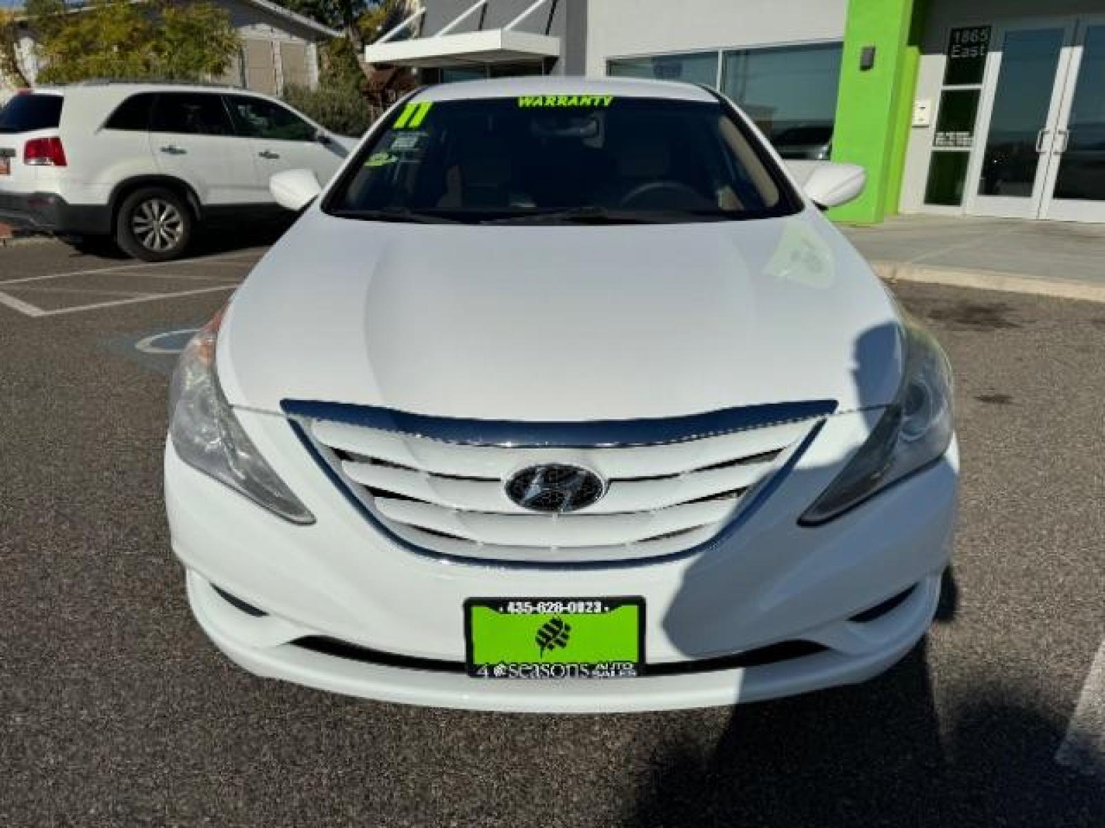 2011 Pearl White /Camel Cloth Interior Hyundai Sonata GLS Auto (5NPEB4AC7BH) with an 2.4L L4 DOHC 16V engine, 6-Speed Automatic transmission, located at 1865 East Red Hills Pkwy, St. George, 84770, (435) 628-0023, 37.120850, -113.543640 - Photo #2