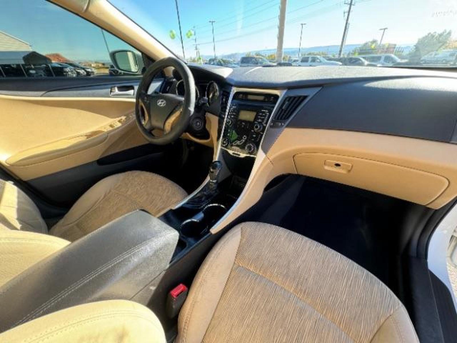 2011 Pearl White /Camel Cloth Interior Hyundai Sonata GLS Auto (5NPEB4AC7BH) with an 2.4L L4 DOHC 16V engine, 6-Speed Automatic transmission, located at 1865 East Red Hills Pkwy, St. George, 84770, (435) 628-0023, 37.120850, -113.543640 - Photo #29