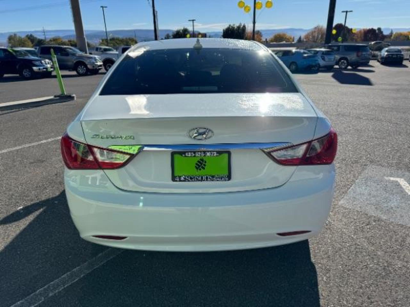 2011 Pearl White /Camel Cloth Interior Hyundai Sonata GLS Auto (5NPEB4AC7BH) with an 2.4L L4 DOHC 16V engine, 6-Speed Automatic transmission, located at 1865 East Red Hills Pkwy, St. George, 84770, (435) 628-0023, 37.120850, -113.543640 - Photo #8