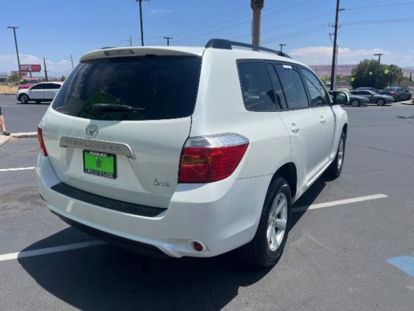 2010 Blizzard Pearl /Ash Cloth Interior Toyota Highlander Base 2WD I4 (JTEZA3EH5A2) with an 2.7L L4 DOHC 16V engine, 6-Speed Automatic transmission, located at 1865 East Red Hills Pkwy, St. George, 84770, (435) 628-0023, 37.120850, -113.543640 - Versatile Southern Utah travel starts with this 2010 Toyota Highlander Base. Its 2.7L 4-cylinder engine, 5-speed automatic transmission, and front-wheel drive make it a smart fit for family errands, school runs, and weekend trips. With 167709 miles, this Highlander is ready for its next adventure.- Photo#6