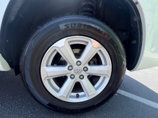 2010 Blizzard Pearl /Ash Cloth Interior Toyota Highlander Base 2WD I4 (JTEZA3EH5A2) with an 2.7L L4 DOHC 16V engine, 6-Speed Automatic transmission, located at 1865 East Red Hills Pkwy, St. George, 84770, (435) 628-0023, 37.120850, -113.543640 - We specialize in helping ALL people get the best financing available. No matter your credit score, good, bad or none we can get you an amazing rate. Had a bankruptcy, divorce, or repossessions? We give you the green light to get your credit back on the road. Low down and affordable payments that fit- Photo#11