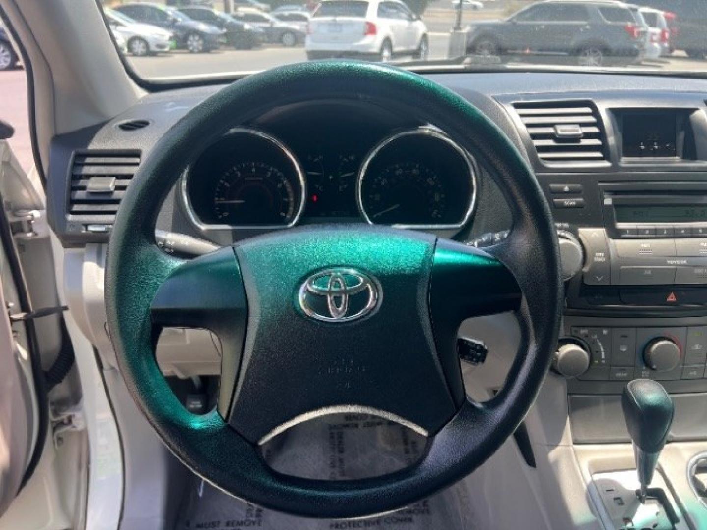 2010 Blizzard Pearl /Ash Cloth Interior Toyota Highlander Base 2WD I4 (JTEZA3EH5A2) with an 2.7L L4 DOHC 16V engine, 6-Speed Automatic transmission, located at 1865 East Red Hills Pkwy, St. George, 84770, (435) 628-0023, 37.120850, -113.543640 - Versatile Southern Utah travel starts with this 2010 Toyota Highlander Base. Its 2.7L 4-cylinder engine, 5-speed automatic transmission, and front-wheel drive make it a smart fit for family errands, school runs, and weekend trips. With 167709 miles, this Highlander is ready for its next adventure.- Photo#15