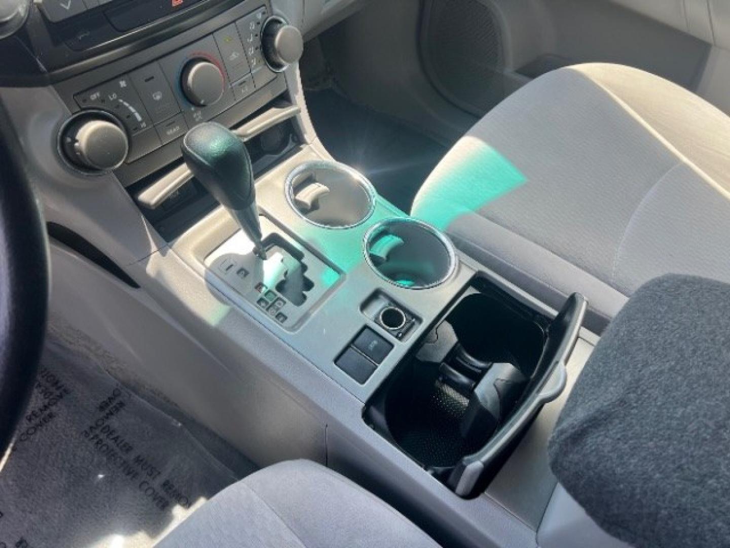 2010 Blizzard Pearl /Ash Cloth Interior Toyota Highlander Base 2WD I4 (JTEZA3EH5A2) with an 2.7L L4 DOHC 16V engine, 6-Speed Automatic transmission, located at 1865 East Red Hills Pkwy, St. George, 84770, (435) 628-0023, 37.120850, -113.543640 - Versatile Southern Utah travel starts with this 2010 Toyota Highlander Base. Its 2.7L 4-cylinder engine, 5-speed automatic transmission, and front-wheel drive make it a smart fit for family errands, school runs, and weekend trips. With 167709 miles, this Highlander is ready for its next adventure.- Photo#18