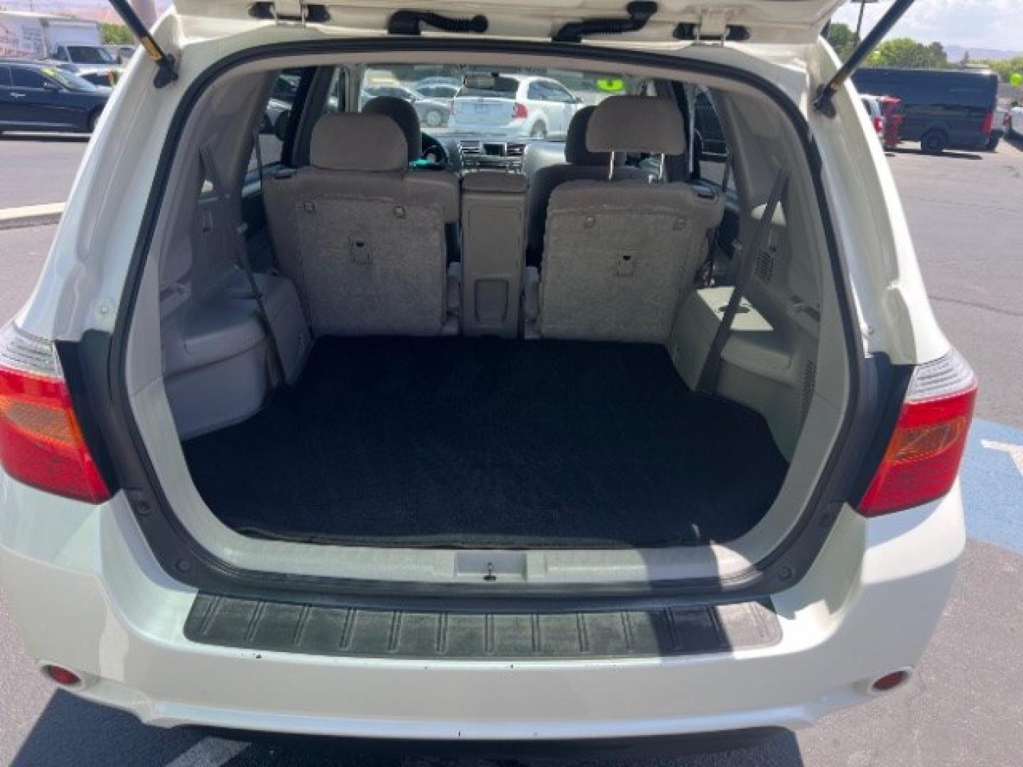 2010 Blizzard Pearl /Ash Cloth Interior Toyota Highlander Base 2WD I4 (JTEZA3EH5A2) with an 2.7L L4 DOHC 16V engine, 6-Speed Automatic transmission, located at 1865 East Red Hills Pkwy, St. George, 84770, (435) 628-0023, 37.120850, -113.543640 - Versatile Southern Utah travel starts with this 2010 Toyota Highlander Base. Its 2.7L 4-cylinder engine, 5-speed automatic transmission, and front-wheel drive make it a smart fit for family errands, school runs, and weekend trips. With 167709 miles, this Highlander is ready for its next adventure.- Photo#24
