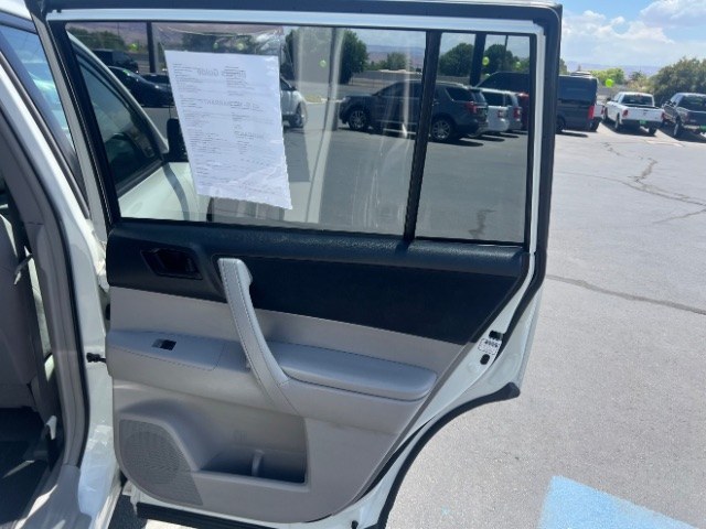 2010 Blizzard Pearl /Ash Cloth Interior Toyota Highlander Base 2WD I4 (JTEZA3EH5A2) with an 2.7L L4 DOHC 16V engine, 6-Speed Automatic transmission, located at 1865 East Red Hills Pkwy, St. George, 84770, (435) 628-0023, 37.120850, -113.543640 - We specialize in helping ALL people get the best financing available. No matter your credit score, good, bad or none we can get you an amazing rate. Had a bankruptcy, divorce, or repossessions? We give you the green light to get your credit back on the road. Low down and affordable payments that fit- Photo#25