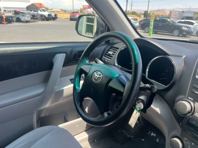 2010 Blizzard Pearl /Ash Cloth Interior Toyota Highlander Base 2WD I4 (JTEZA3EH5A2) with an 2.7L L4 DOHC 16V engine, 6-Speed Automatic transmission, located at 1865 East Red Hills Pkwy, St. George, 84770, (435) 628-0023, 37.120850, -113.543640 - We specialize in helping ALL people get the best financing available. No matter your credit score, good, bad or none we can get you an amazing rate. Had a bankruptcy, divorce, or repossessions? We give you the green light to get your credit back on the road. Low down and affordable payments that fit- Photo#30