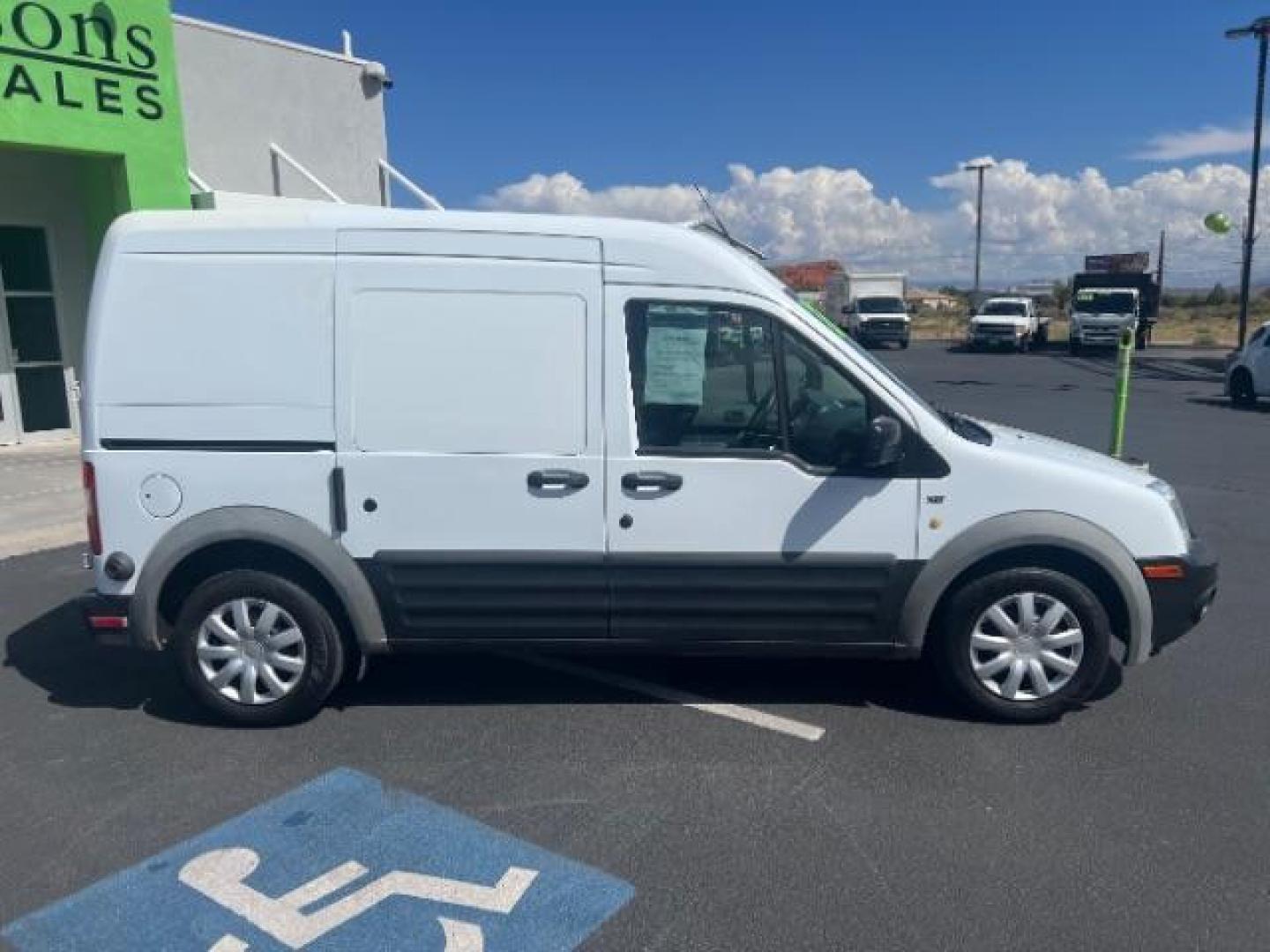 2013 Frozen White /Dark Gray Ford Transit Connect XLT with Side and Rear Door Glass (NM0LS7DN8DT) with an 2.0L L4 DOHC 16V engine, 4-Speed Automatic transmission, located at 1865 East Red Hills Pkwy, St. George, 84770, (435) 628-0023, 37.120850, -113.543640 - We specialize in helping ALL people get the best financing available. No matter your credit score, good, bad or none we can get you an amazing rate. Had a bankruptcy, divorce, or repossessions? We give you the green light to get your credit back on the road. Low down and affordable payments that fit - Photo#7