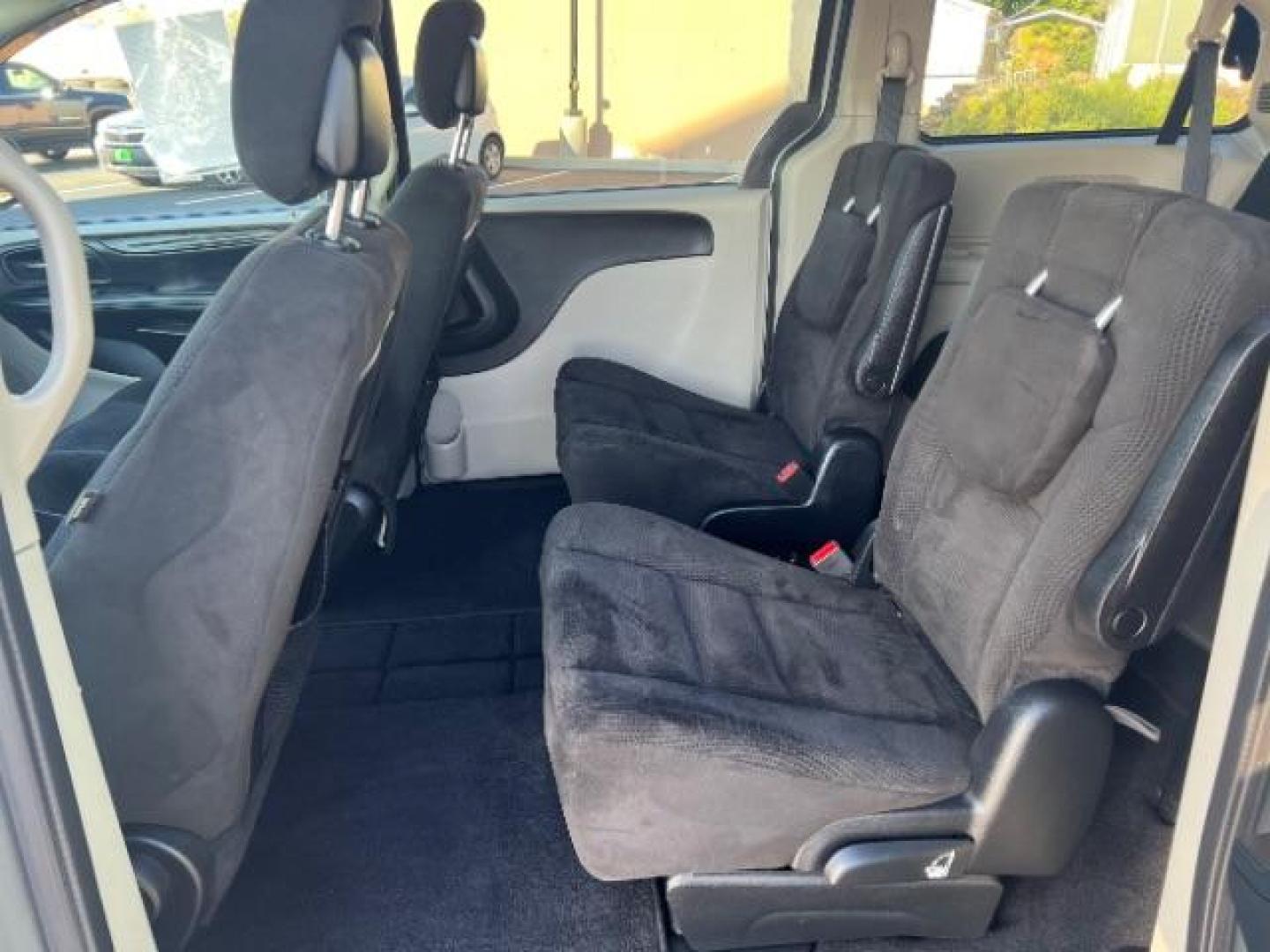 2014 Billet Silver Metall /Black Dodge Grand Caravan SE (2C4RDGBG8ER) with an 3.6L V6 DOHC 24V engine, 6-Speed Automatic transmission, located at 1865 East Red Hills Pkwy, St. George, 84770, (435) 628-0023, 37.120850, -113.543640 - We specialize in helping ALL people get the best financing available. No matter your credit score, good, bad or none we can get you an amazing rate. Had a bankruptcy, divorce, or repossessions? We give you the green light to get your credit back on the road. Low down and affordable payments that fit - Photo#18