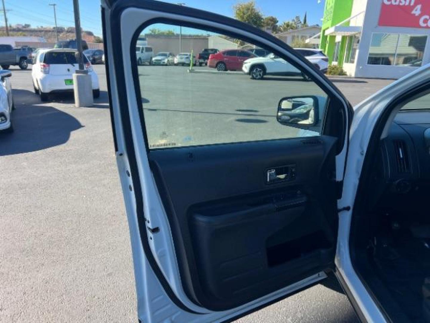 2010 White Platinum Tricoat Metallic /Charcoal Black Cloth Interior Ford Edge SEL AWD (2FMDK4JC9AB) with an 3.5L V6 DOHC 24V engine, 6-Speed Automatic transmission, located at 1865 East Red Hills Pkwy, St. George, 84770, (435) 628-0023, 37.120850, -113.543640 - This vehicle is a Mechanic Special. This means it will need some love. Runs a drives fine but has body damage, leaks or other mechanical issues. It did NOT pass our 50 point inspection. Get a great deal on a less than perfect car. These cars do NOT qualify for our in house financing. Cash and carry, - Photo#8