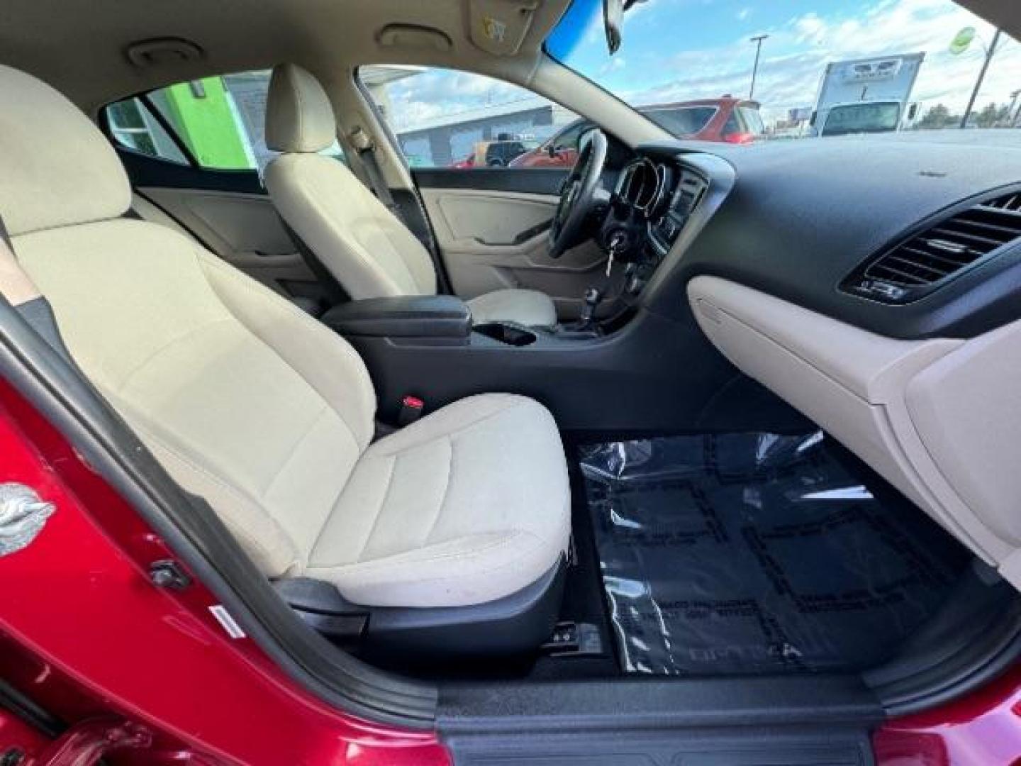 2015 Dark Cherry /Black Kia Optima LX (5XXGM4A78FG) with an 2.4L L4 DOHC 16V engine, 6-Speed Automatic transmission, located at 1865 East Red Hills Pkwy, St. George, 84770, (435) 628-0023, 37.120850, -113.543640 - Photo#31