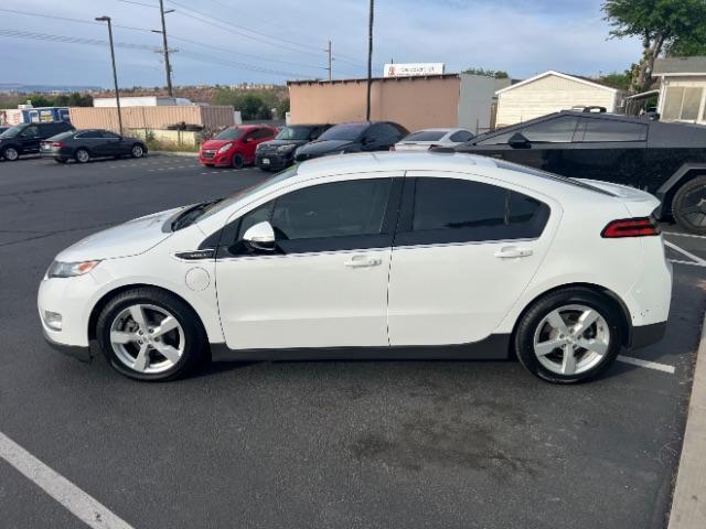 2015 Summit White /Pebble Beige/Dark Accents Chevrolet Volt Standard w/ Navigation (1G1RC6E45FU) with an ELECTRIC engine, Continuously Variable Transmission transmission, located at 1865 East Red Hills Pkwy, St. George, 84770, (435) 628-0023, 37.120850, -113.543640 - We specialize in helping ALL people get the best financing available. No matter your credit score, good, bad or none we can get you an amazing rate. Had a bankruptcy, divorce, or repossessions? We give you the green light to get your credit back on the road. Low down and affordable payments that fit - Photo#3