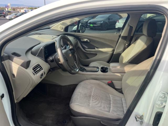 2015 Summit White /Pebble Beige/Dark Accents Chevrolet Volt Standard w/ Navigation (1G1RC6E45FU) with an ELECTRIC engine, Continuously Variable Transmission transmission, located at 1865 East Red Hills Pkwy, St. George, 84770, (435) 628-0023, 37.120850, -113.543640 - We specialize in helping ALL people get the best financing available. No matter your credit score, good, bad or none we can get you an amazing rate. Had a bankruptcy, divorce, or repossessions? We give you the green light to get your credit back on the road. Low down and affordable payments that fit - Photo#14