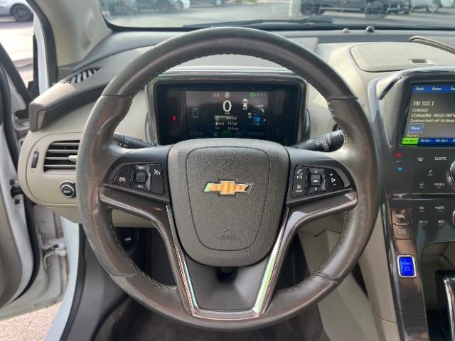 2015 Summit White /Pebble Beige/Dark Accents Chevrolet Volt Standard w/ Navigation (1G1RC6E45FU) with an ELECTRIC engine, Continuously Variable Transmission transmission, located at 1865 East Red Hills Pkwy, St. George, 84770, (435) 628-0023, 37.120850, -113.543640 - We specialize in helping ALL people get the best financing available. No matter your credit score, good, bad or none we can get you an amazing rate. Had a bankruptcy, divorce, or repossessions? We give you the green light to get your credit back on the road. Low down and affordable payments that fit - Photo#15