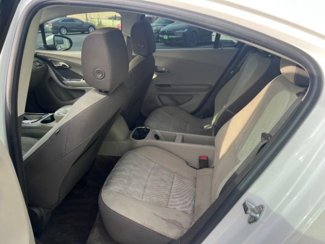 2015 Summit White /Pebble Beige/Dark Accents Chevrolet Volt Standard w/ Navigation (1G1RC6E45FU) with an ELECTRIC engine, Continuously Variable Transmission transmission, located at 1865 East Red Hills Pkwy, St. George, 84770, (435) 628-0023, 37.120850, -113.543640 - We specialize in helping ALL people get the best financing available. No matter your credit score, good, bad or none we can get you an amazing rate. Had a bankruptcy, divorce, or repossessions? We give you the green light to get your credit back on the road. Low down and affordable payments that fit - Photo#21