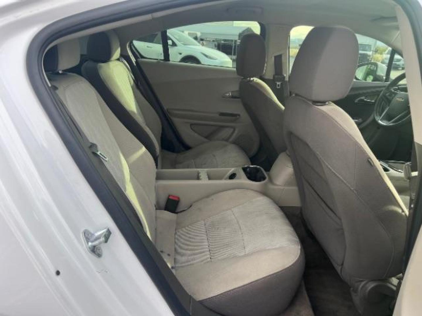 2015 Summit White /Pebble Beige/Dark Accents Chevrolet Volt Standard w/ Navigation (1G1RC6E45FU) with an ELECTRIC engine, Continuously Variable Transmission transmission, located at 1865 East Red Hills Pkwy, St. George, 84770, (435) 628-0023, 37.120850, -113.543640 - We specialize in helping ALL people get the best financing available. No matter your credit score, good, bad or none we can get you an amazing rate. Had a bankruptcy, divorce, or repossessions? We give you the green light to get your credit back on the road. Low down and affordable payments that fit - Photo#26