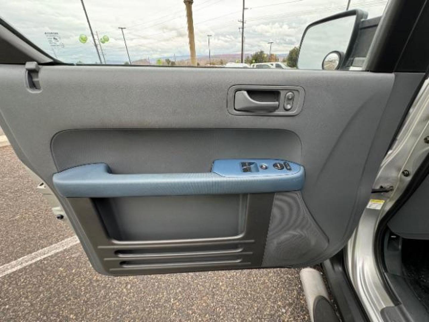 2006 Alabaster Silver Metallic /Gray/Blue Cloth Interior Honda Element EX-P 2WD AT (5J6YH187X6L) with an 2.4L L4 DOHC 16V engine, 4-Speed Automatic transmission, located at 940 North Main Street, Cedar City, UT, 84720, (435) 628-0023, 37.692936, -113.061897 - We specialize in helping ALL people get the best financing available. No matter your credit score, good, bad or none we can get you an amazing rate. Had a bankruptcy, divorce, or repossessions? We give you the green light to get your credit back on the road. Low down and affordable payments that fit - Photo#18