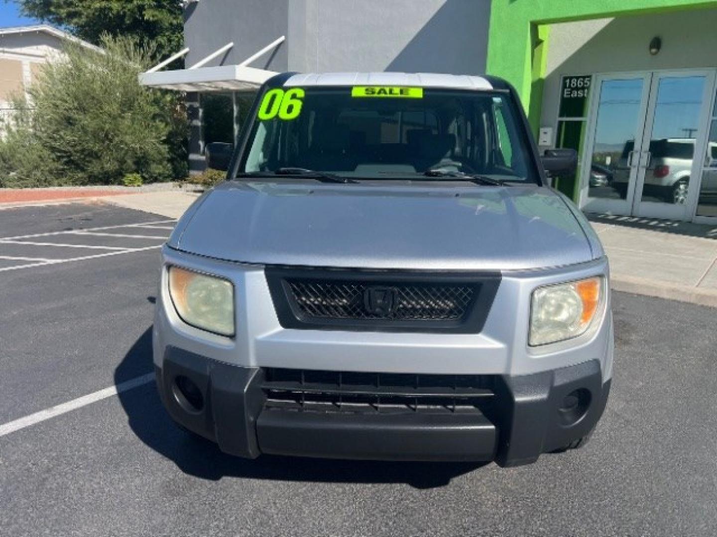 2006 Alabaster Silver Metallic /Gray/Blue Cloth Interior Honda Element EX-P 2WD AT (5J6YH187X6L) with an 2.4L L4 DOHC 16V engine, 4-Speed Automatic transmission, located at 940 North Main Street, Cedar City, UT, 84720, (435) 628-0023, 37.692936, -113.061897 - We specialize in helping ALL people get the best financing available. No matter your credit score, good, bad or none we can get you an amazing rate. Had a bankruptcy, divorce, or repossessions? We give you the green light to get your credit back on the road. Low down and affordable payments that fit- Photo#1