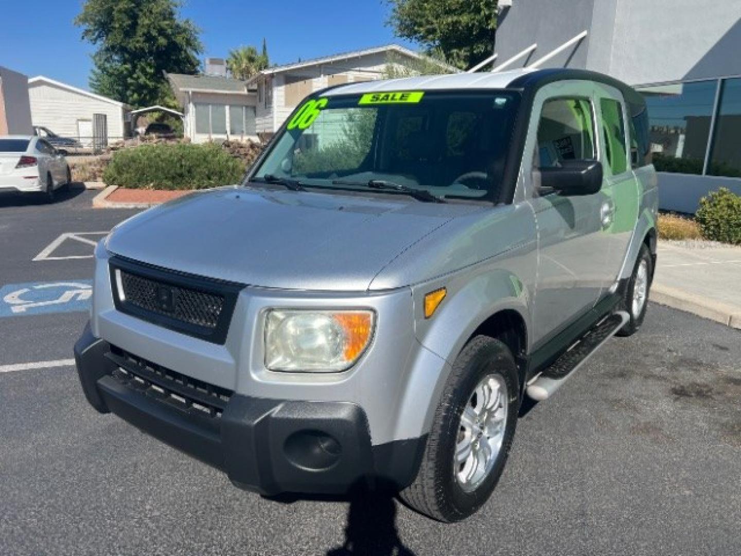 2006 Alabaster Silver Metallic /Gray/Blue Cloth Interior Honda Element EX-P 2WD AT (5J6YH187X6L) with an 2.4L L4 DOHC 16V engine, 4-Speed Automatic transmission, located at 940 North Main Street, Cedar City, UT, 84720, (435) 628-0023, 37.692936, -113.061897 - We specialize in helping ALL people get the best financing available. No matter your credit score, good, bad or none we can get you an amazing rate. Had a bankruptcy, divorce, or repossessions? We give you the green light to get your credit back on the road. Low down and affordable payments that fit- Photo#2