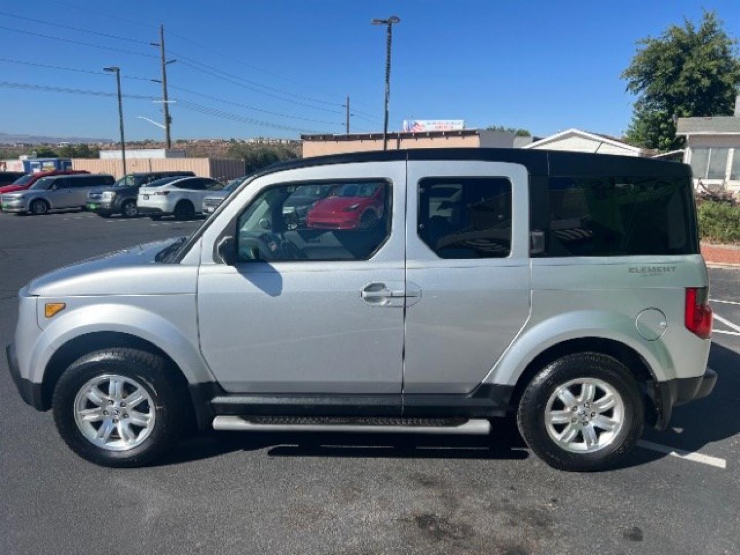2006 Alabaster Silver Metallic /Gray/Blue Cloth Interior Honda Element EX-P 2WD AT (5J6YH187X6L) with an 2.4L L4 DOHC 16V engine, 4-Speed Automatic transmission, located at 940 North Main Street, Cedar City, UT, 84720, (435) 628-0023, 37.692936, -113.061897 - We specialize in helping ALL people get the best financing available. No matter your credit score, good, bad or none we can get you an amazing rate. Had a bankruptcy, divorce, or repossessions? We give you the green light to get your credit back on the road. Low down and affordable payments that fit- Photo#3