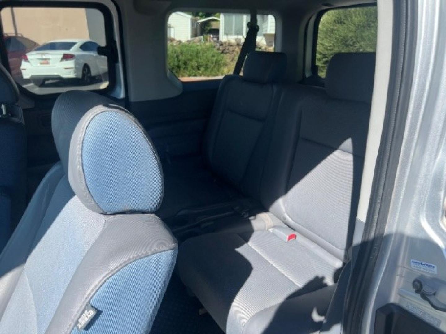 2006 Alabaster Silver Metallic /Gray/Blue Cloth Interior Honda Element EX-P 2WD AT (5J6YH187X6L) with an 2.4L L4 DOHC 16V engine, 4-Speed Automatic transmission, located at 940 North Main Street, Cedar City, UT, 84720, (435) 628-0023, 37.692936, -113.061897 - We specialize in helping ALL people get the best financing available. No matter your credit score, good, bad or none we can get you an amazing rate. Had a bankruptcy, divorce, or repossessions? We give you the green light to get your credit back on the road. Low down and affordable payments that fit- Photo#20