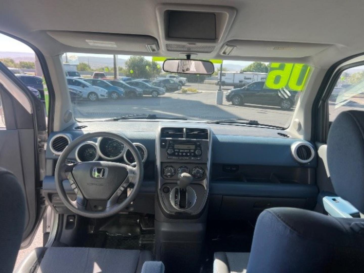 2006 Alabaster Silver Metallic /Gray/Blue Cloth Interior Honda Element EX-P 2WD AT (5J6YH187X6L) with an 2.4L L4 DOHC 16V engine, 4-Speed Automatic transmission, located at 940 North Main Street, Cedar City, UT, 84720, (435) 628-0023, 37.692936, -113.061897 - We specialize in helping ALL people get the best financing available. No matter your credit score, good, bad or none we can get you an amazing rate. Had a bankruptcy, divorce, or repossessions? We give you the green light to get your credit back on the road. Low down and affordable payments that fit- Photo#21
