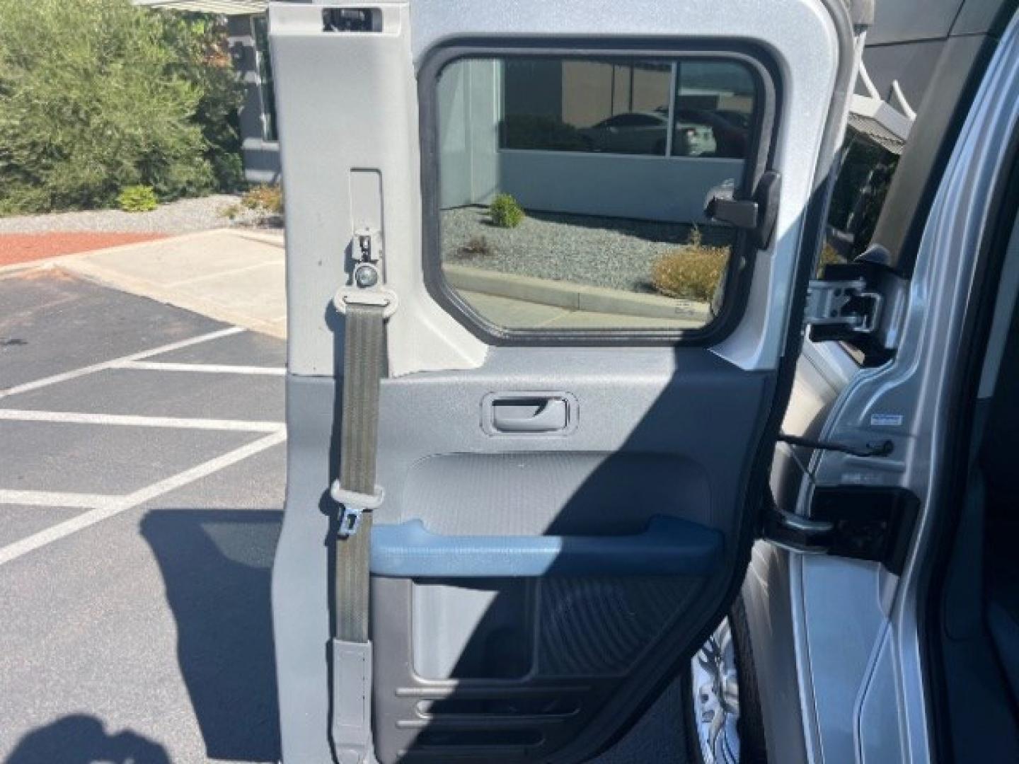 2006 Alabaster Silver Metallic /Gray/Blue Cloth Interior Honda Element EX-P 2WD AT (5J6YH187X6L) with an 2.4L L4 DOHC 16V engine, 4-Speed Automatic transmission, located at 940 North Main Street, Cedar City, UT, 84720, (435) 628-0023, 37.692936, -113.061897 - We specialize in helping ALL people get the best financing available. No matter your credit score, good, bad or none we can get you an amazing rate. Had a bankruptcy, divorce, or repossessions? We give you the green light to get your credit back on the road. Low down and affordable payments that fit- Photo#23