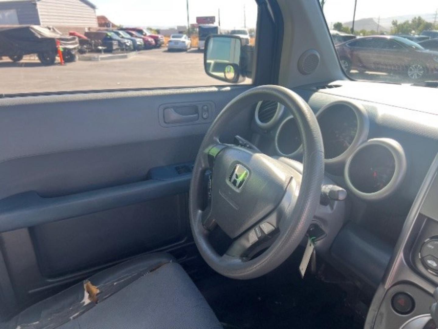 2006 Alabaster Silver Metallic /Gray/Blue Cloth Interior Honda Element EX-P 2WD AT (5J6YH187X6L) with an 2.4L L4 DOHC 16V engine, 4-Speed Automatic transmission, located at 940 North Main Street, Cedar City, UT, 84720, (435) 628-0023, 37.692936, -113.061897 - We specialize in helping ALL people get the best financing available. No matter your credit score, good, bad or none we can get you an amazing rate. Had a bankruptcy, divorce, or repossessions? We give you the green light to get your credit back on the road. Low down and affordable payments that fit- Photo#28