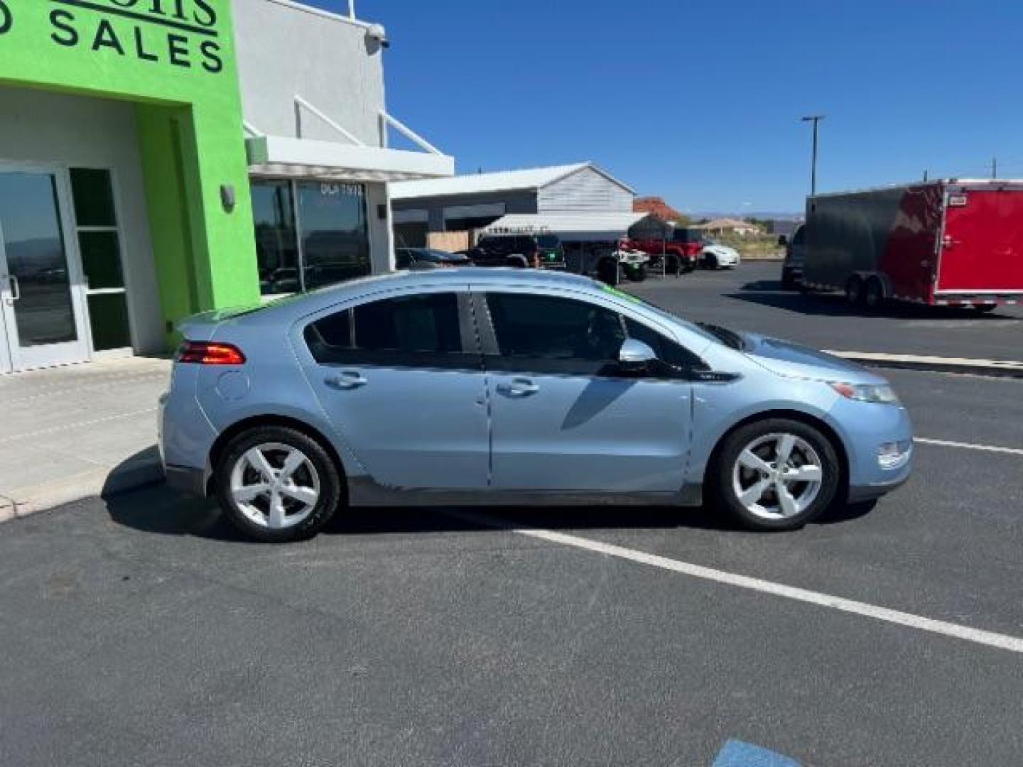 2015 Light Blue /Black Leather Interior Chevrolet Volt Premium w/ Navigation (1G1RD6E44FU) with an 1.4L L4 DOHC 16V PLU engine, Continuously Variable Transmission transmission, located at 1865 East Red Hills Pkwy, St. George, 84770, (435) 628-0023, 37.120850, -113.543640 - We specialize in helping ALL people get the best financing available. No matter your credit score, good, bad or none we can get you an amazing rate. Had a bankruptcy, divorce, or repossessions? We give you the green light to get your credit back on the road. Low down and affordable payments that fit - Photo#7