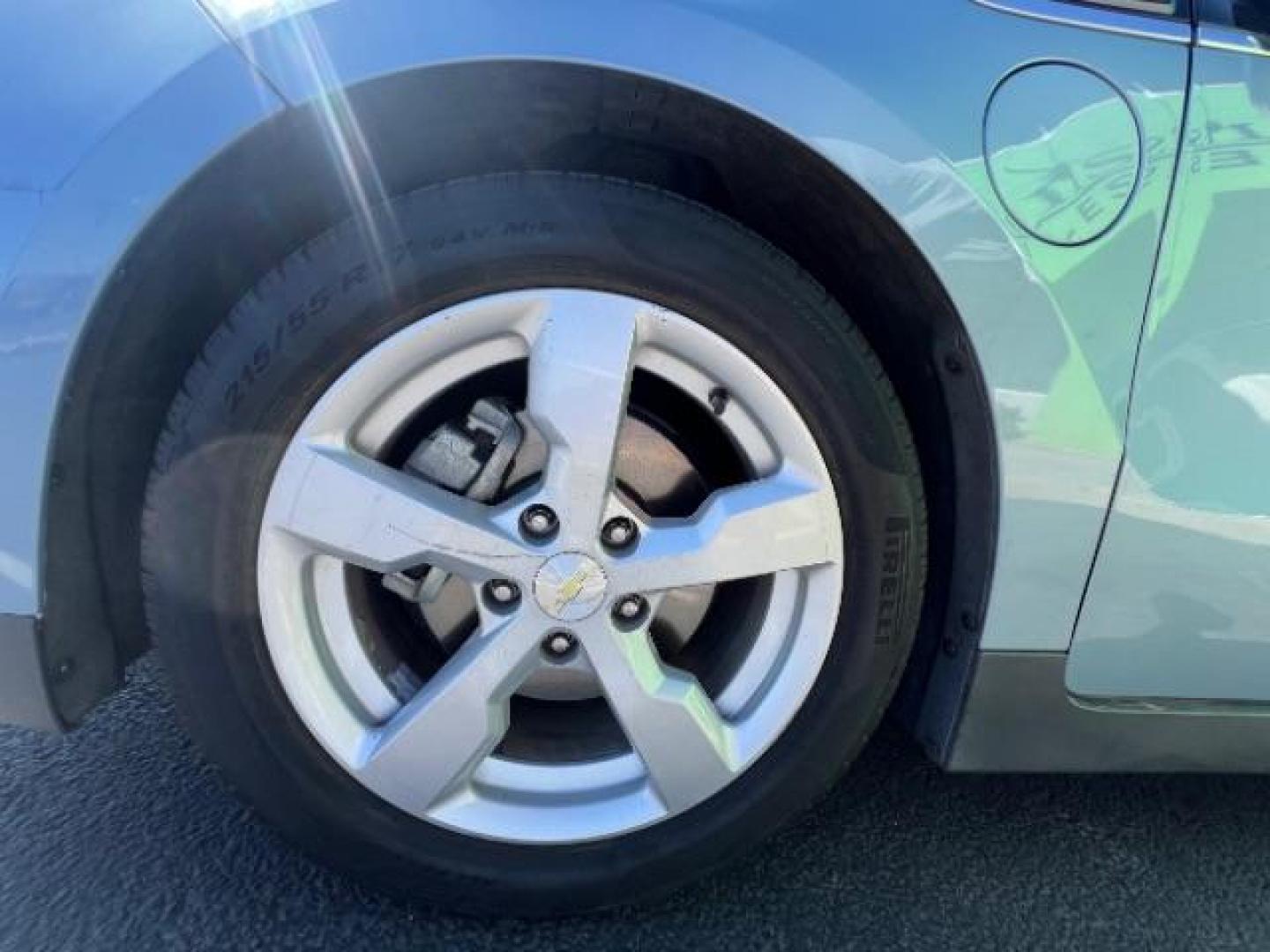 2015 Light Blue /Black Leather Interior Chevrolet Volt Premium w/ Navigation (1G1RD6E44FU) with an 1.4L L4 DOHC 16V PLU engine, Continuously Variable Transmission transmission, located at 1865 East Red Hills Pkwy, St. George, 84770, (435) 628-0023, 37.120850, -113.543640 - We specialize in helping ALL people get the best financing available. No matter your credit score, good, bad or none we can get you an amazing rate. Had a bankruptcy, divorce, or repossessions? We give you the green light to get your credit back on the road. Low down and affordable payments that fit - Photo#10