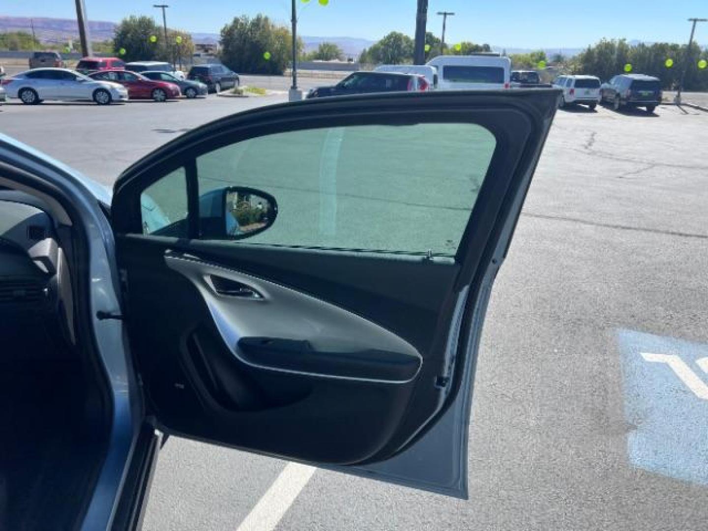 2015 Light Blue /Black Leather Interior Chevrolet Volt Premium w/ Navigation (1G1RD6E44FU) with an 1.4L L4 DOHC 16V PLU engine, Continuously Variable Transmission transmission, located at 1865 East Red Hills Pkwy, St. George, 84770, (435) 628-0023, 37.120850, -113.543640 - We specialize in helping ALL people get the best financing available. No matter your credit score, good, bad or none we can get you an amazing rate. Had a bankruptcy, divorce, or repossessions? We give you the green light to get your credit back on the road. Low down and affordable payments that fit - Photo#28