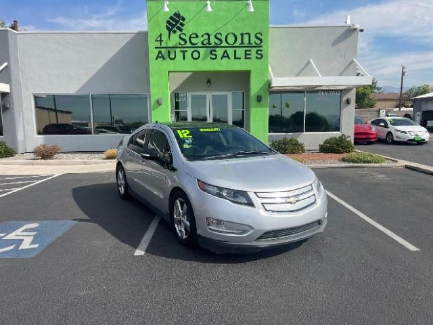 2012 Silver Ice Metallic /Jet Black and Ceramic Chevrolet Volt Premium w/ Navigation (1G1RD6E47CU) with an 1.4L L4 DOHC 16V PLUG-IN HYBRID engine, Continuously Variabl transmission, located at 1865 East Red Hills Pkwy, St. George, 84770, (435) 628-0023, 37.120850, -113.543640 - We specialize in helping ALL people get the best financing available. No matter your credit score, good, bad or none we can get you an amazing rate. Had a bankruptcy, divorce, or repossessions? We give you the green light to get your credit back on the road. Low down and affordable payments that fit - Photo#0