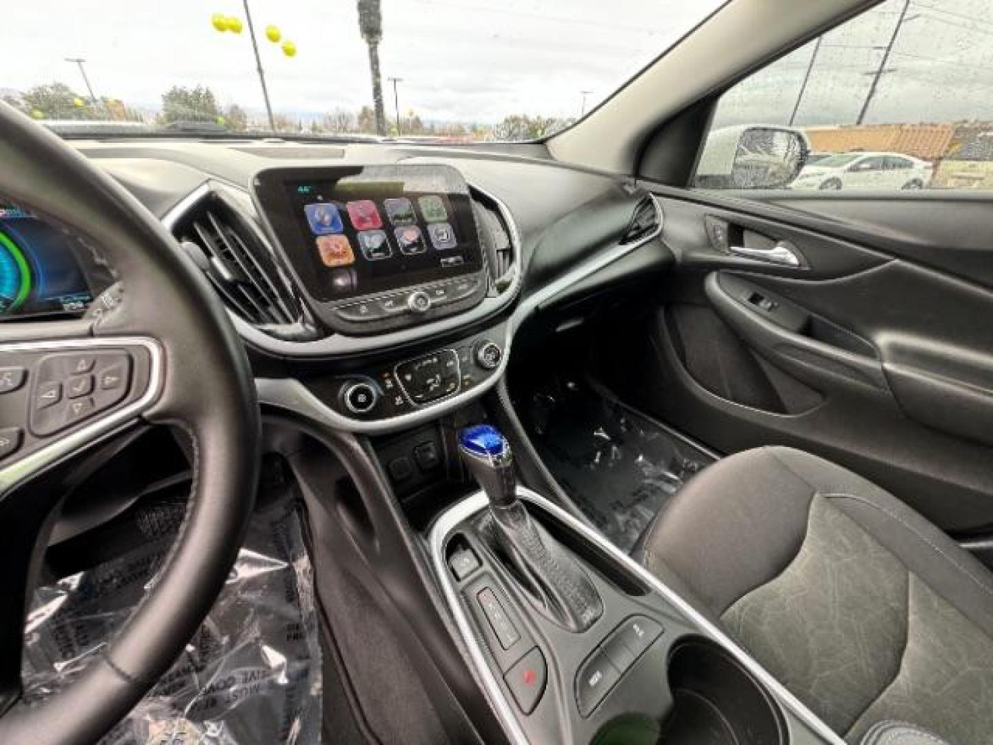 2017 Summit White /Jet Black/Jet Black, cloth Chevrolet Volt LT (1G1RC6S59HU) with an 1.5L L4 DOHC 16V PLUG-IN HYBRID engine, Continuously Variable Transmission transmission, located at 1865 East Red Hills Pkwy, St. George, 84770, (435) 628-0023, 37.120850, -113.543640 - Photo#20