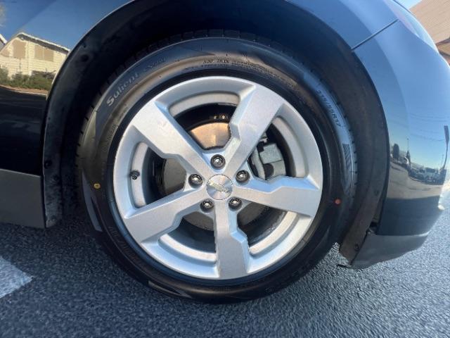 2014 Black /Black cloth interior Chevrolet Volt Standard w/ LEP (1G1RE6E40EU) with an 1.4L L4 DOHC 16V PLUG-IN HYBRID engine, Continuously Variable Transmission transmission, located at 940 North Main Street, Cedar City, UT, 84720, (435) 628-0023, 37.692936, -113.061897 - We specialize in helping ALL people get the best financing available. No matter your credit score, good, bad or none we can get you an amazing rate. Had a bankruptcy, divorce, or repossessions? We give you the green light to get your credit back on the road. Low down and affordable payments that fit - Photo#9