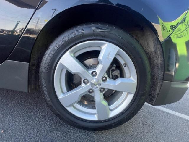 2014 Black /Black cloth interior Chevrolet Volt Standard w/ LEP (1G1RE6E40EU) with an 1.4L L4 DOHC 16V PLUG-IN HYBRID engine, Continuously Variable Transmission transmission, located at 940 North Main Street, Cedar City, UT, 84720, (435) 628-0023, 37.692936, -113.061897 - We specialize in helping ALL people get the best financing available. No matter your credit score, good, bad or none we can get you an amazing rate. Had a bankruptcy, divorce, or repossessions? We give you the green light to get your credit back on the road. Low down and affordable payments that fit - Photo#11