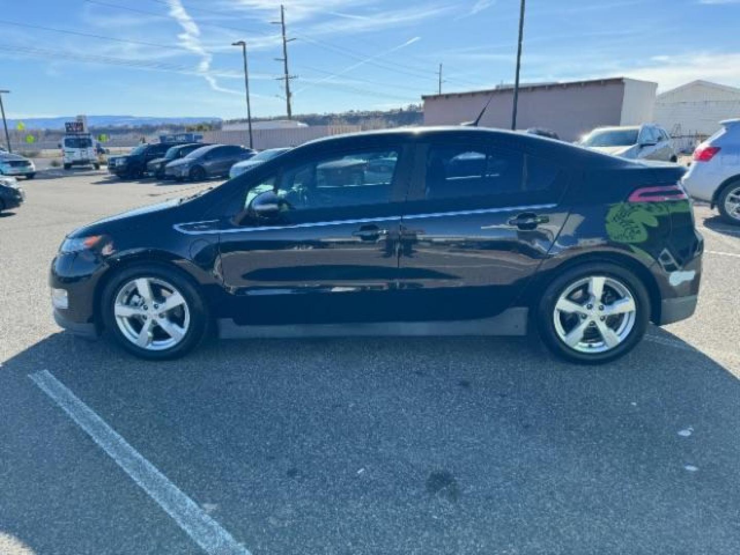 2014 Black /Black cloth interior Chevrolet Volt Standard w/ LEP (1G1RE6E40EU) with an 1.4L L4 DOHC 16V PLU engine, Continuously Variabl transmission, located at 1865 East Red Hills Pkwy, St. George, 84770, (435) 628-0023, 37.120850, -113.543640 - NO TAX CREDIT AVAILABLE We specialize in helping ALL people get the best financing available. No matter your credit score, good, bad or none we can get you an amazing rate. Had a bankruptcy, divorce, or repossessions? We give you the green light to get your credit back on the road. Low down and aff - Photo#5