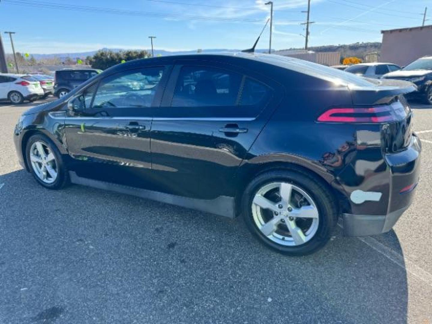 2014 Black /Black cloth interior Chevrolet Volt Standard w/ LEP (1G1RE6E40EU) with an 1.4L L4 DOHC 16V PLU engine, Continuously Variabl transmission, located at 1865 East Red Hills Pkwy, St. George, 84770, (435) 628-0023, 37.120850, -113.543640 - NO TAX CREDIT AVAILABLE We specialize in helping ALL people get the best financing available. No matter your credit score, good, bad or none we can get you an amazing rate. Had a bankruptcy, divorce, or repossessions? We give you the green light to get your credit back on the road. Low down and aff - Photo#6